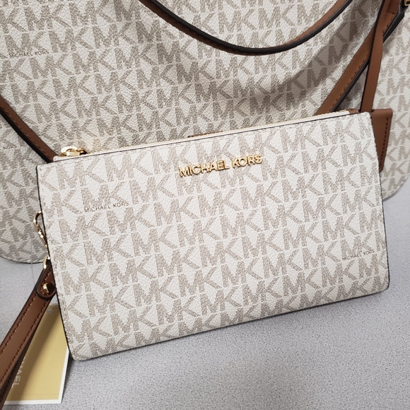 NWT Michael Kors Jet Set Travel Chain Shoulder Tote with wristlet set - Picture 9 of 10